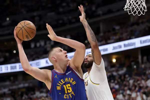 Lakers VS Nuggets, NBA-slutspillet starter hård kamp